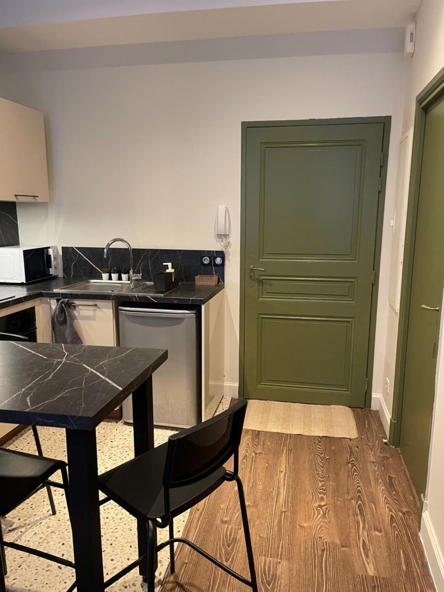 Appartement Au Coeur Du Centre Ville De 카르카손 외부 사진